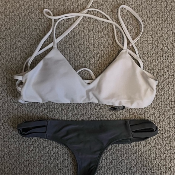 Pakaloha White and Gray Bikini Set Swimwear - Picture 1 of 2